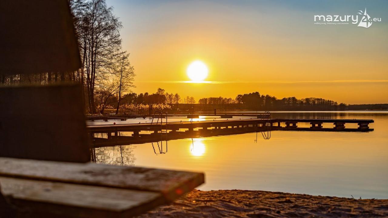 Dom Nad Jeziorem Tajty Giżycko Buitenkant foto